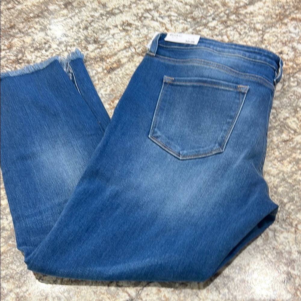 KanCan Blue Ankle Cropped Jeans with Distressed Details - Picture 5 of 6